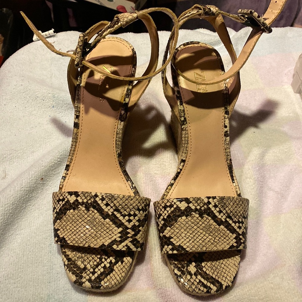 ZARA snake, skin wedges